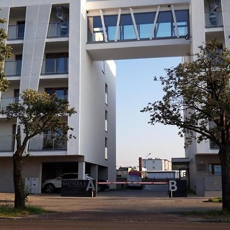 Apartament Mila Z Duzym Tarasem I Miejscem Parkingowym Kolberg Exterior foto