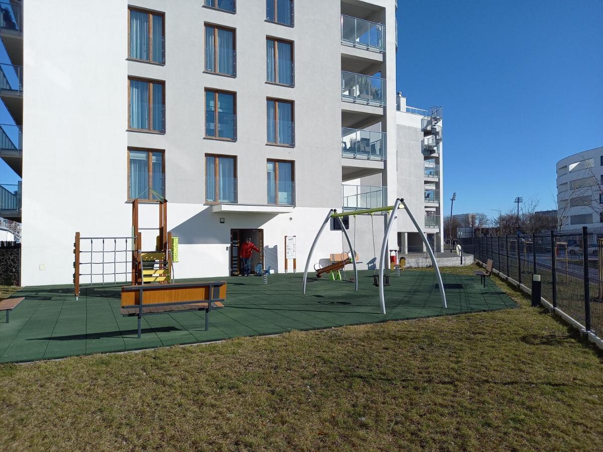Apartament Mila Z Duzym Tarasem I Miejscem Parkingowym Kolberg Exterior foto