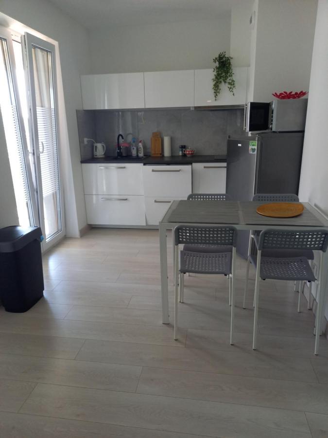 Apartament Mila Z Duzym Tarasem I Miejscem Parkingowym Kolberg Exterior foto